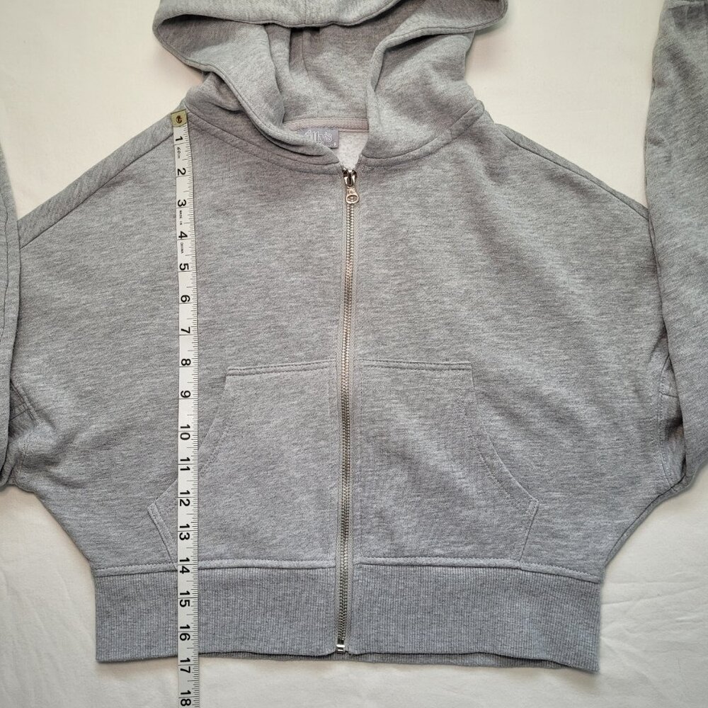 Tillys Cropped Zip Up Hoodie Sweatshirt Heather Gray Small Off-Duty Model - Picture 6 of 8
